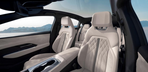 “新E代弯道王”MAZDA EZ-6鹭羽白内饰焕新