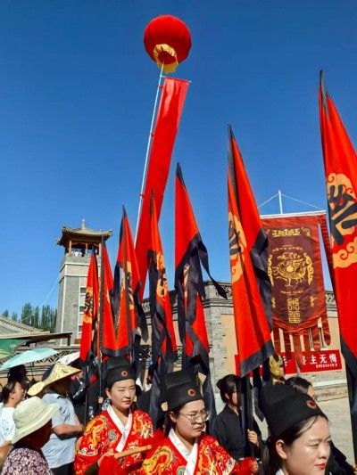 河套平原麦浪涌 临河区开启丰收盛景
