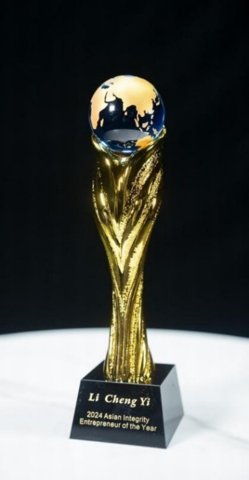 铁血荣光， 共铸八一魂访中医传奇人物 当代中医事业奠基人李乘伊院士 荣获担任：中国中医专家委员会常务主席