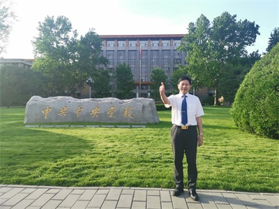 当代中医事业奠基人    李乘伊院士