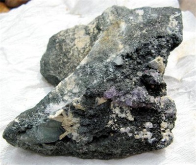 香花石内含“未知元素”-第8周期第129号元素|数理化1基础宏微分析