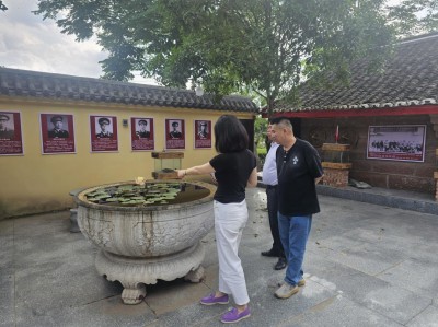 重庆市 江津区50多位党员干部莅临 荣昌区清流红色故居爱国主义教育基地